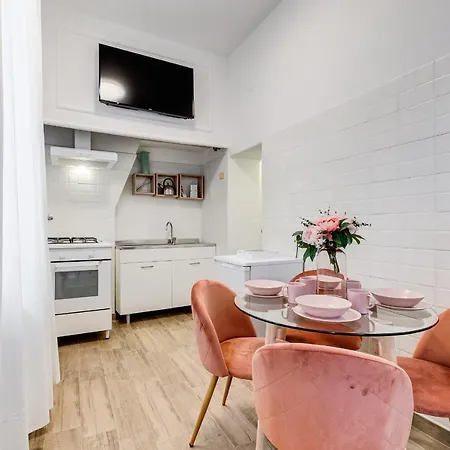 Trevi Fountain - Romedreamhome *