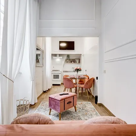 Trevi Fountain - Romedreamhome *